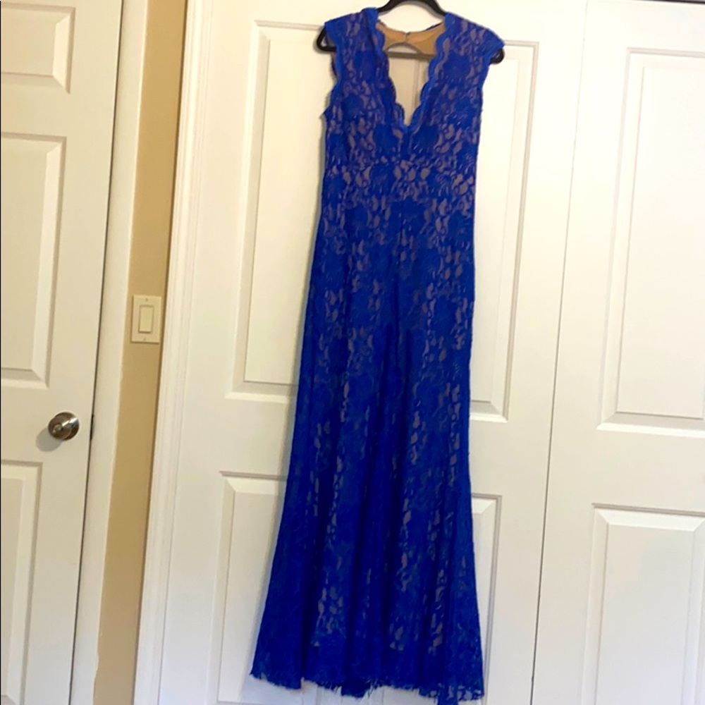 Beautiful Xscape Lace Dress